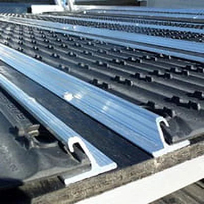 Superglide Edge Rail Trim P93257
