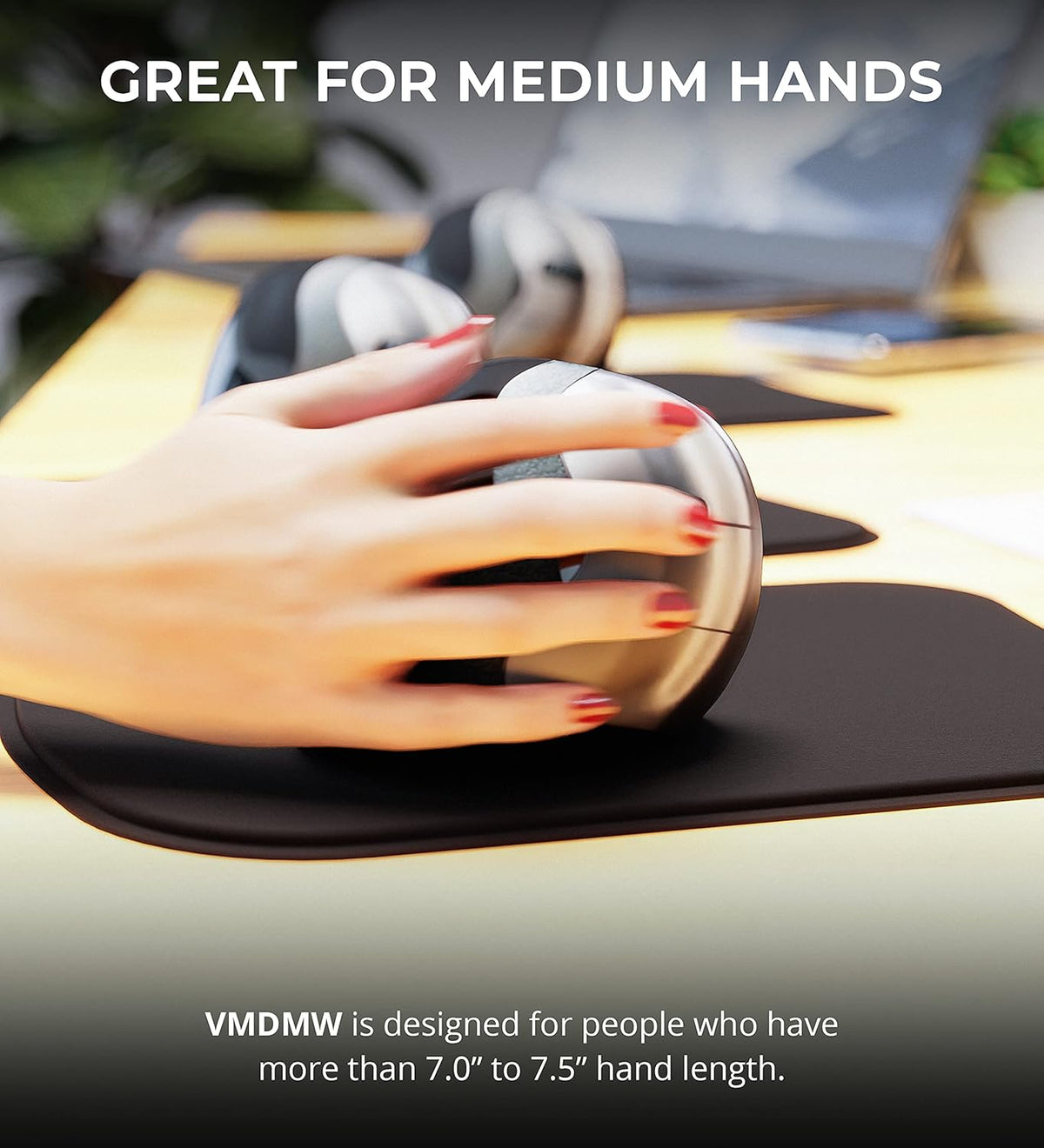 Ergonomic Mouse with Wireless USB Receiver, 4 USB Ports Z187541