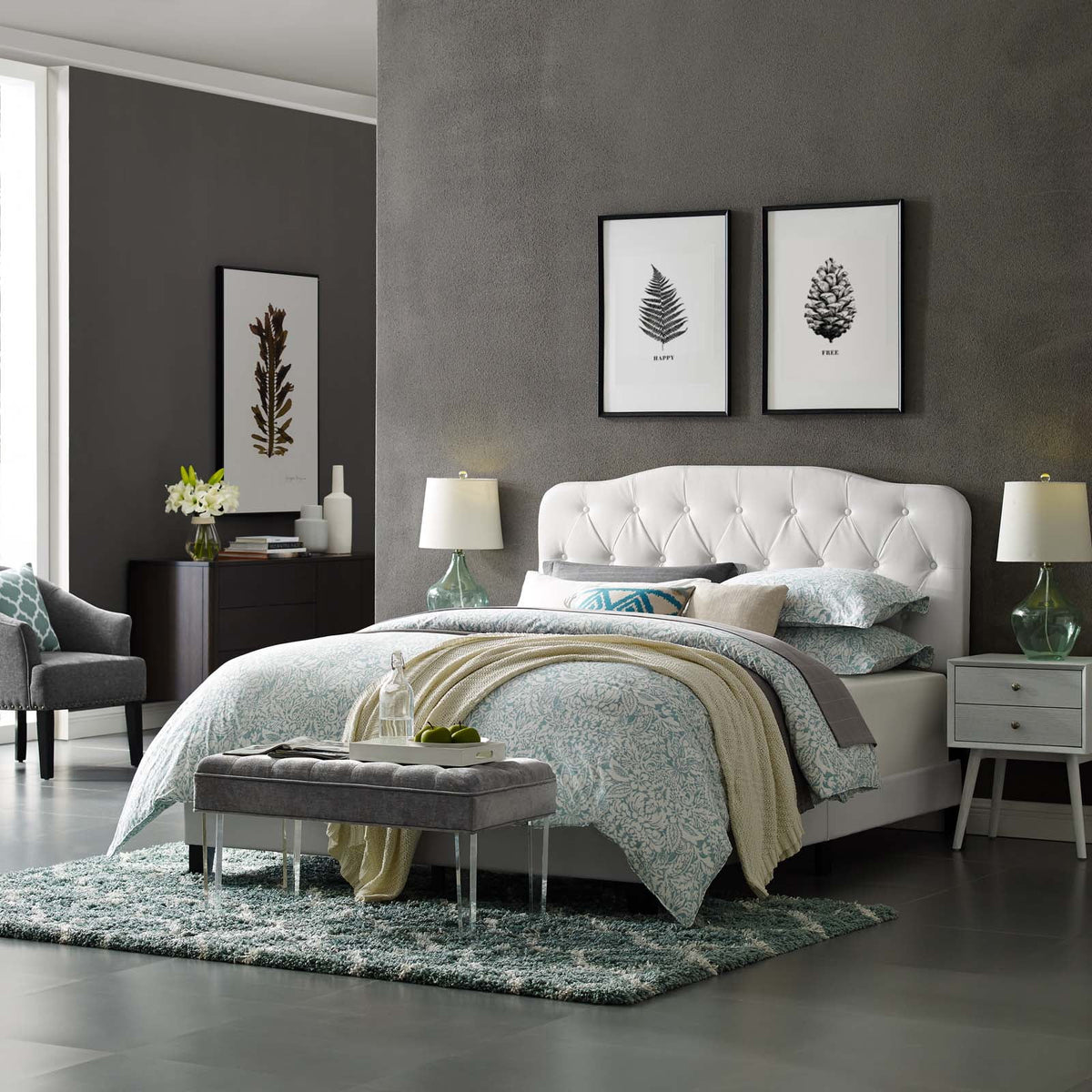 Queen Faux Leather Bed Z2767