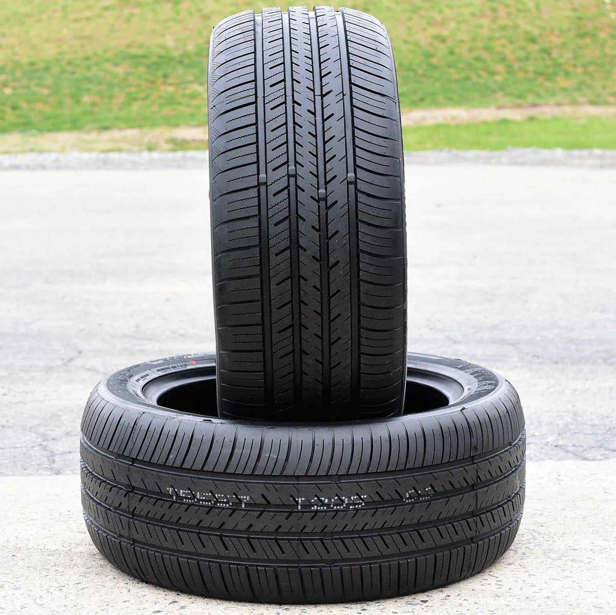225/35R18 87W XL All Season Performance Tires Set of 4 D809771