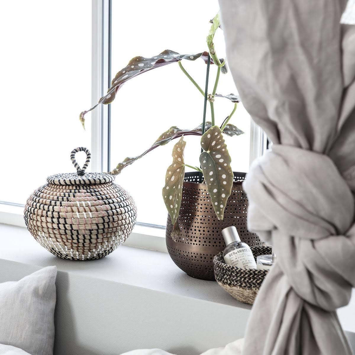 Perfo Candle Holder L64515