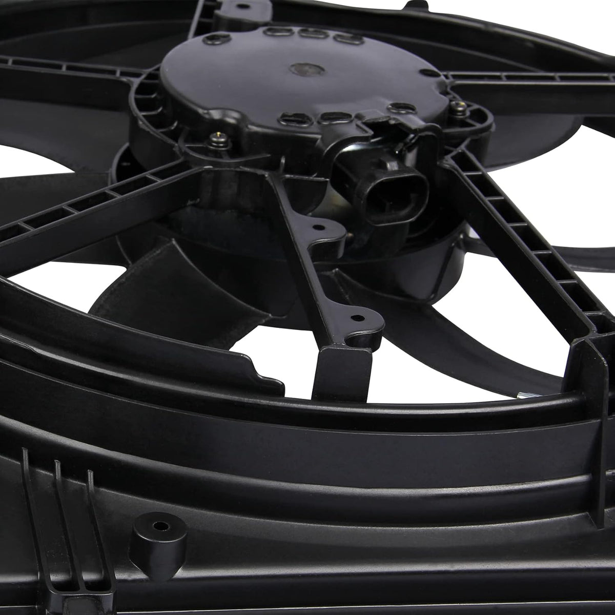 Radiator Cooling Fan Assembly for 2017 2018 2019 Nissan Rogue Sport 2.0L M77606